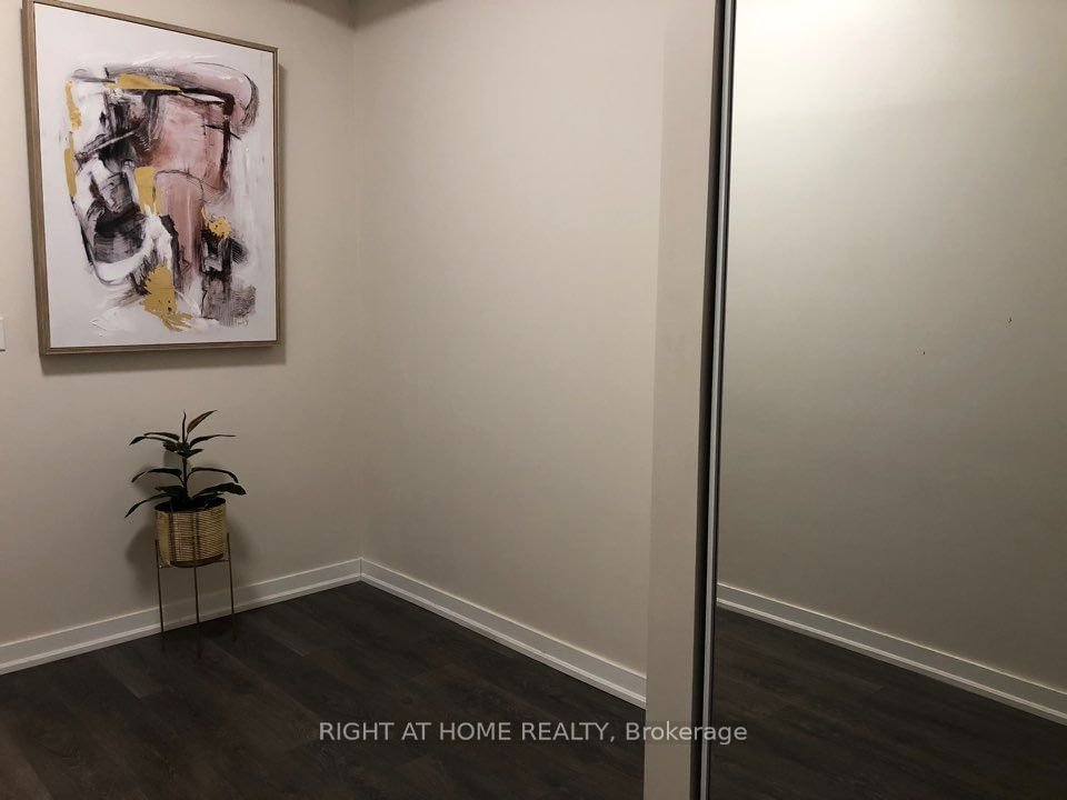 4040 Upper Middle Rd, unit 116 for rent - image #2