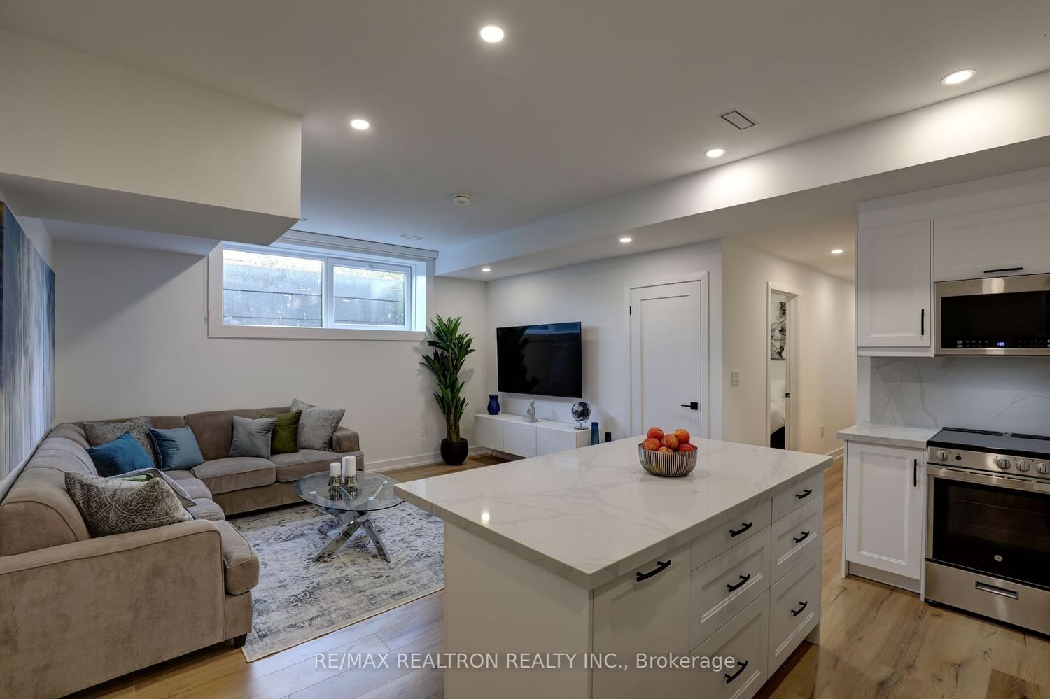 73 Guthrie Ave S for rent in The Queensway | Sunnylea - image #3