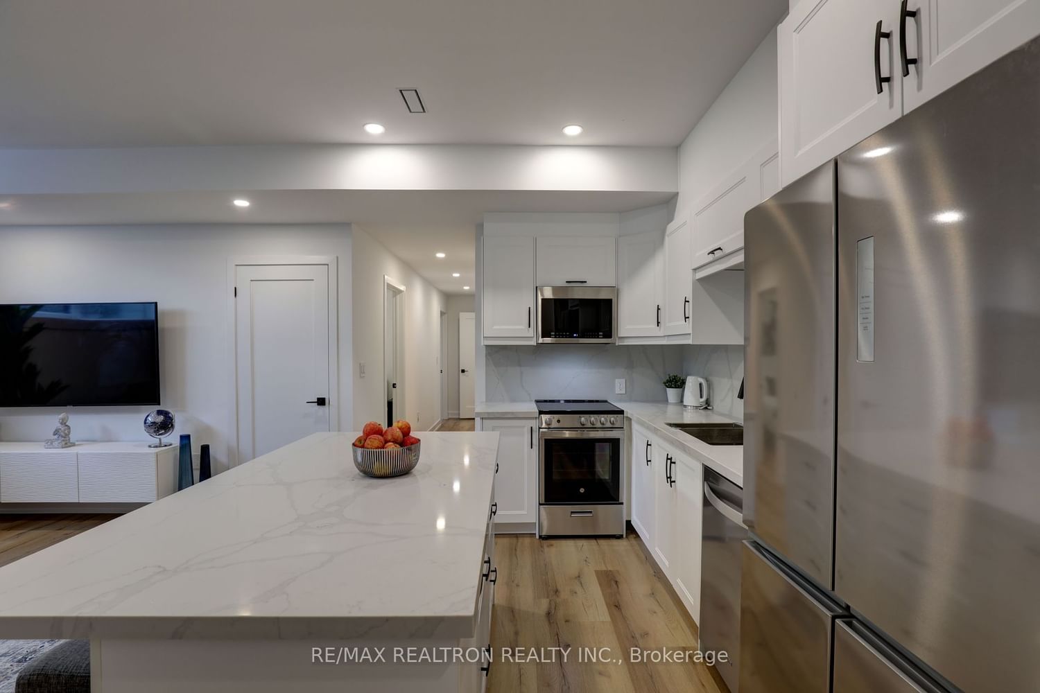 73 Guthrie Ave S for rent in The Queensway | Sunnylea - image #4