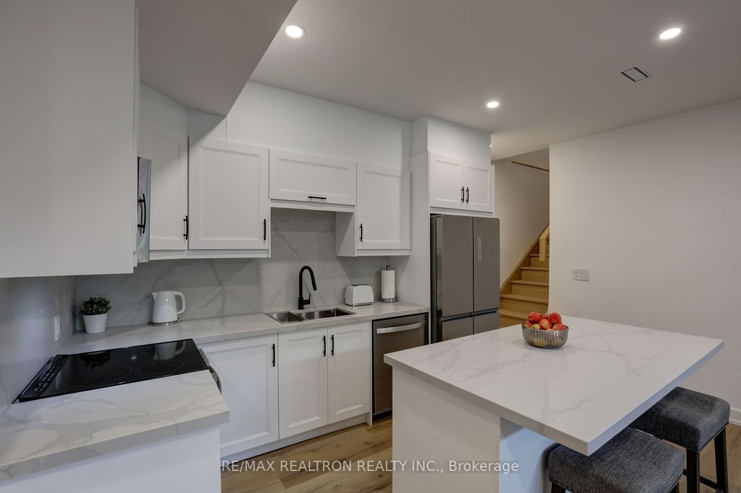 73 Guthrie Ave S for rent in The Queensway | Sunnylea - image #5