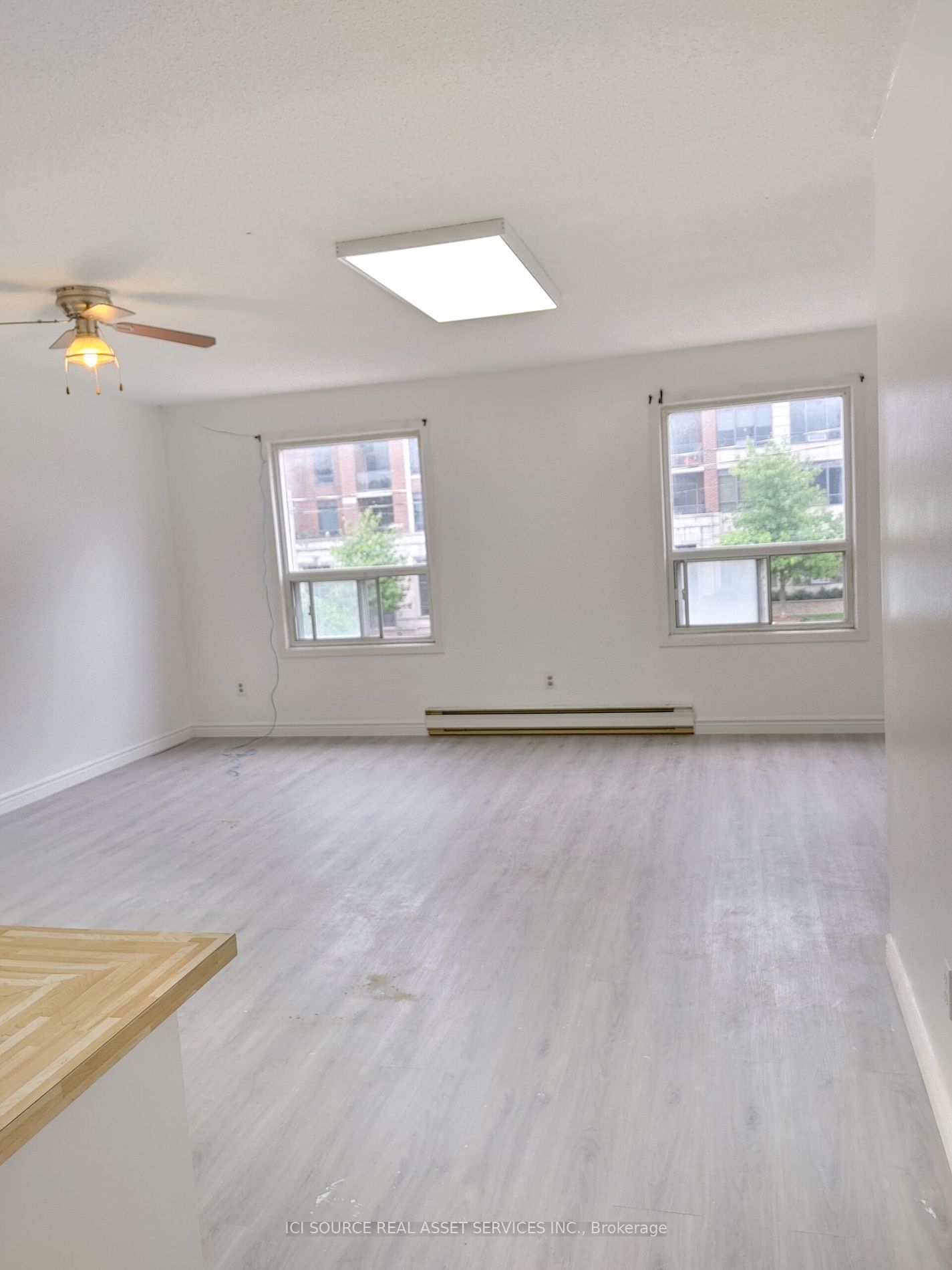 4140 Dundas St W, unit unit-a for rent in Edenbridge | Humber Valley - image #2