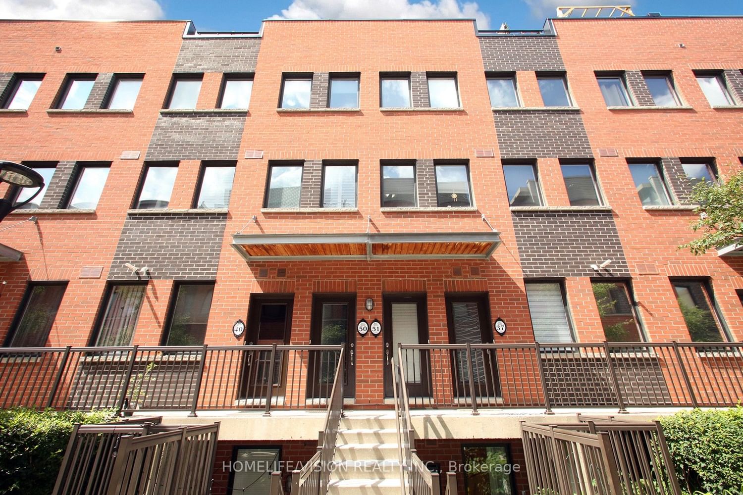 869 Wilson Ave | Yorkdale Village Townhomes | 1 Bed + 1 | 2 Baths ...