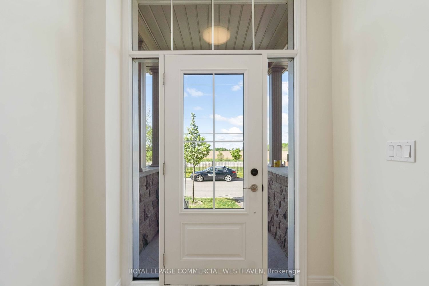 35 Rockman Cres for sale in Mount Pleasant Village - image #4