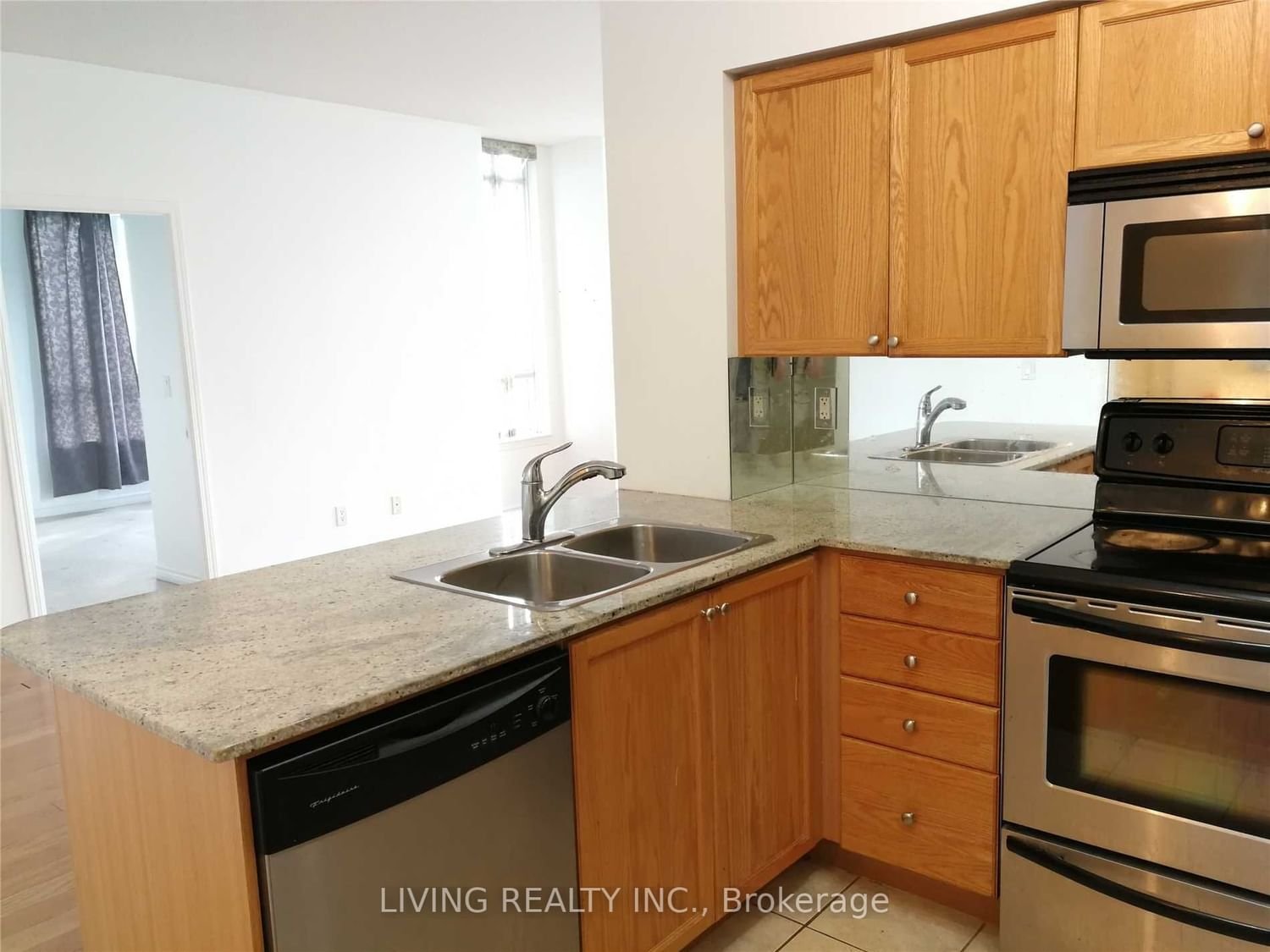 388 Prince Of Wales Dr, unit 1804 for rent in Downtown Core - image #2