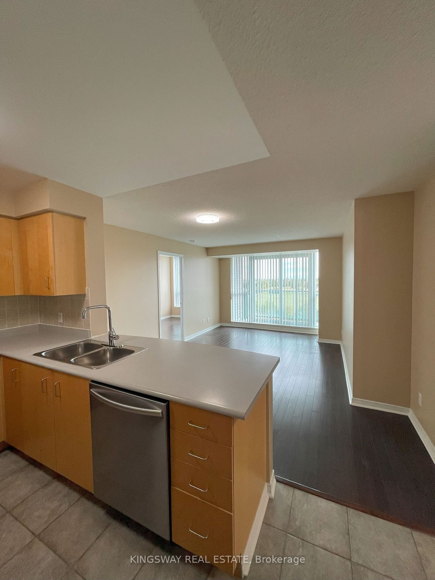 4879 Kimbermount Ave, unit 505 for rent - image #2
