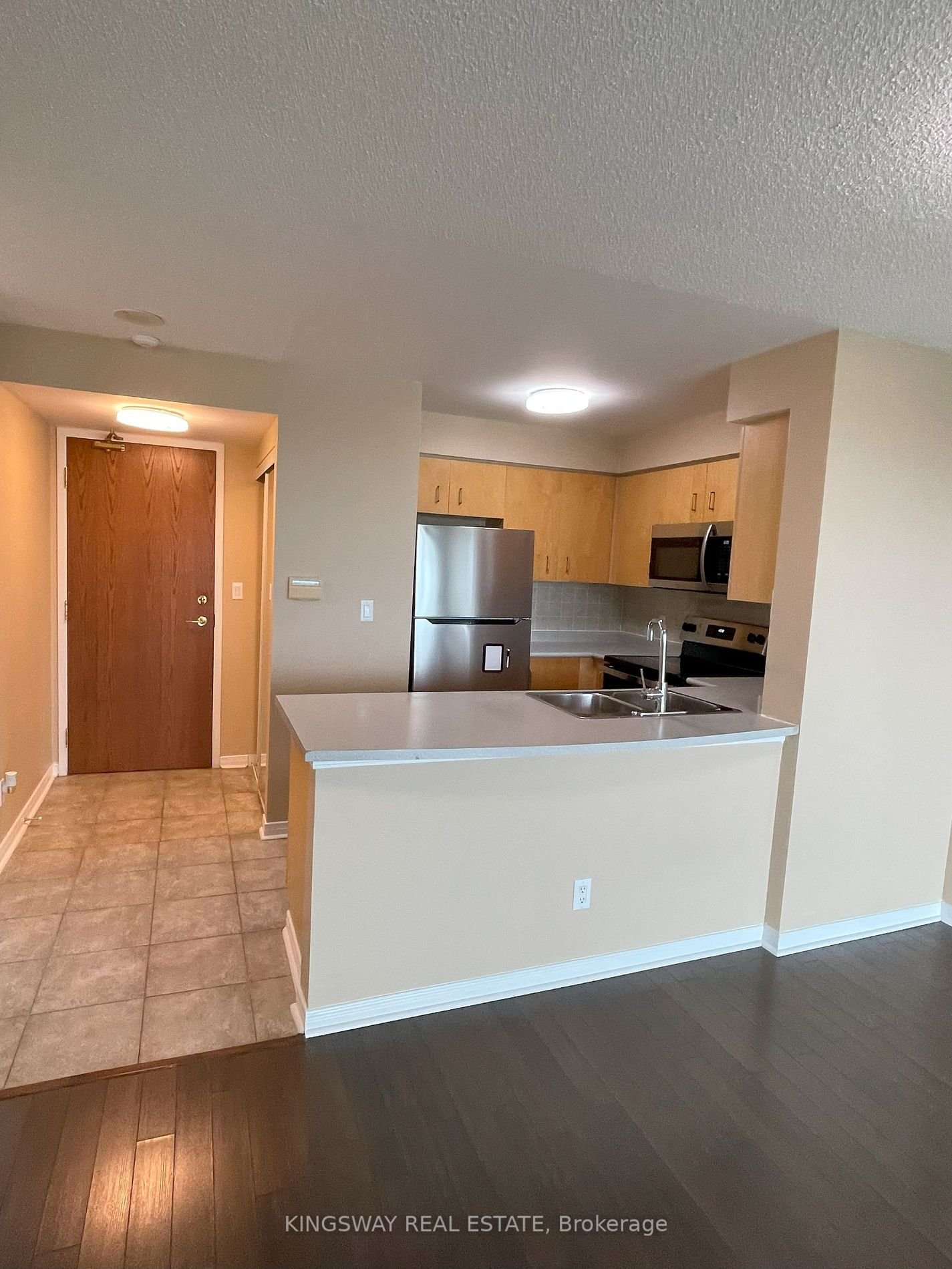 4879 Kimbermount Ave, unit 505 for rent - image #3