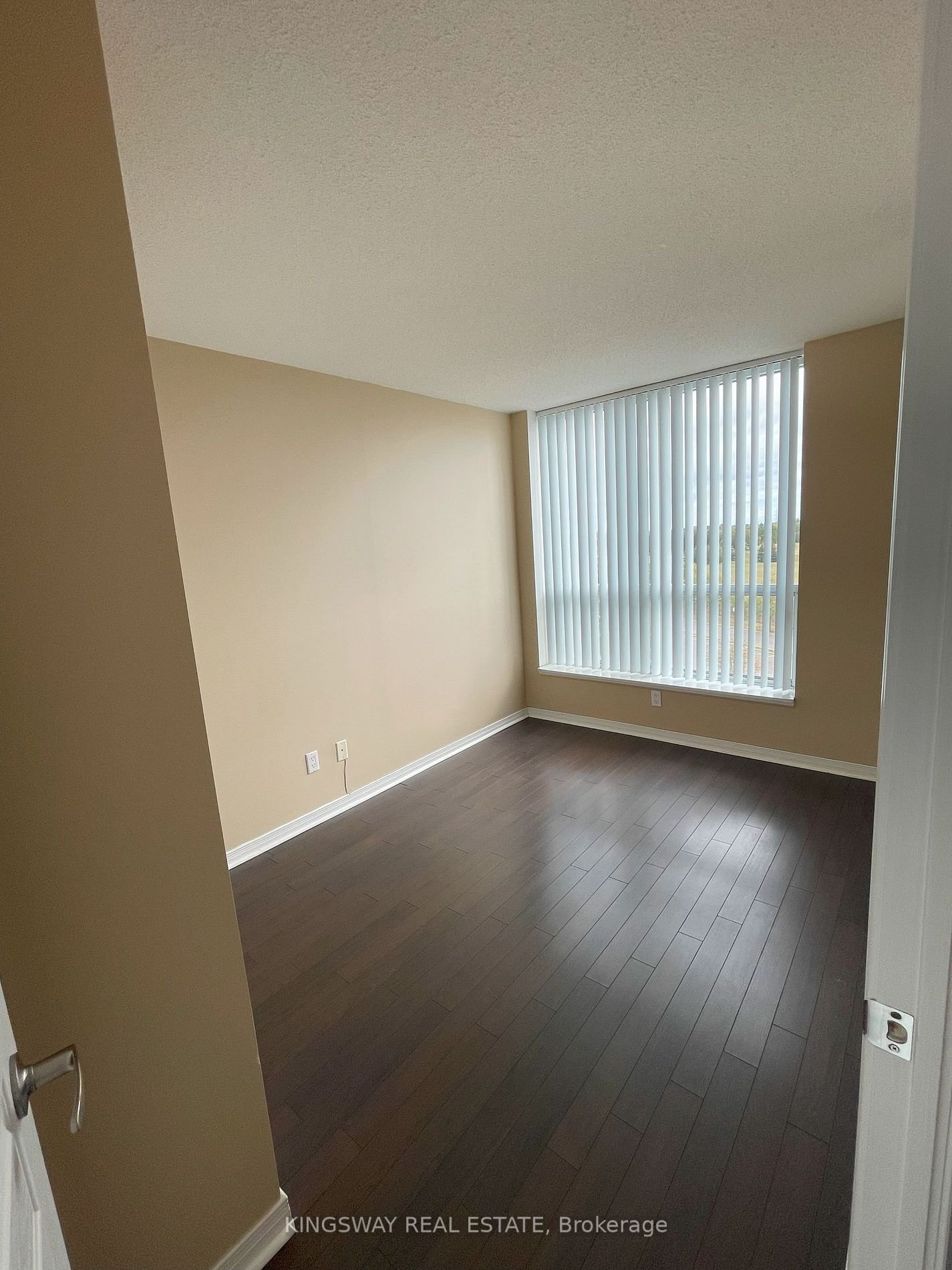 4879 Kimbermount Ave, unit 505 for rent - image #6