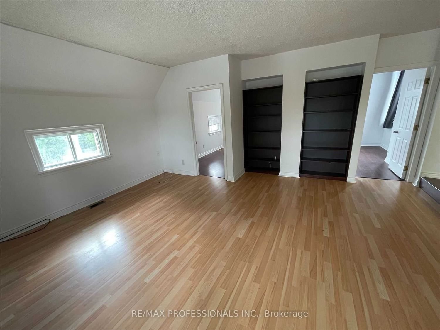 821 The Queensway, unit upper for rent - image #6