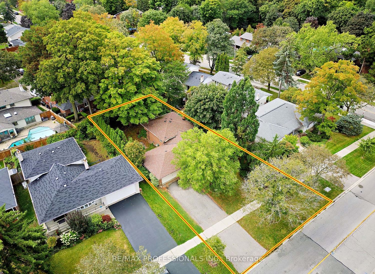 260 Mill Rd for sale in Markland Wood - image #2