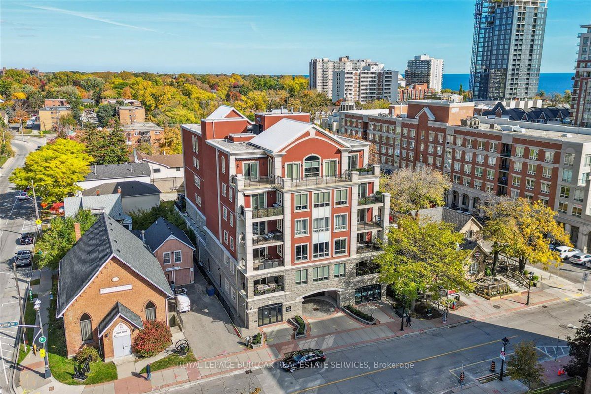 445 Elizabeth St, unit 401 for sale