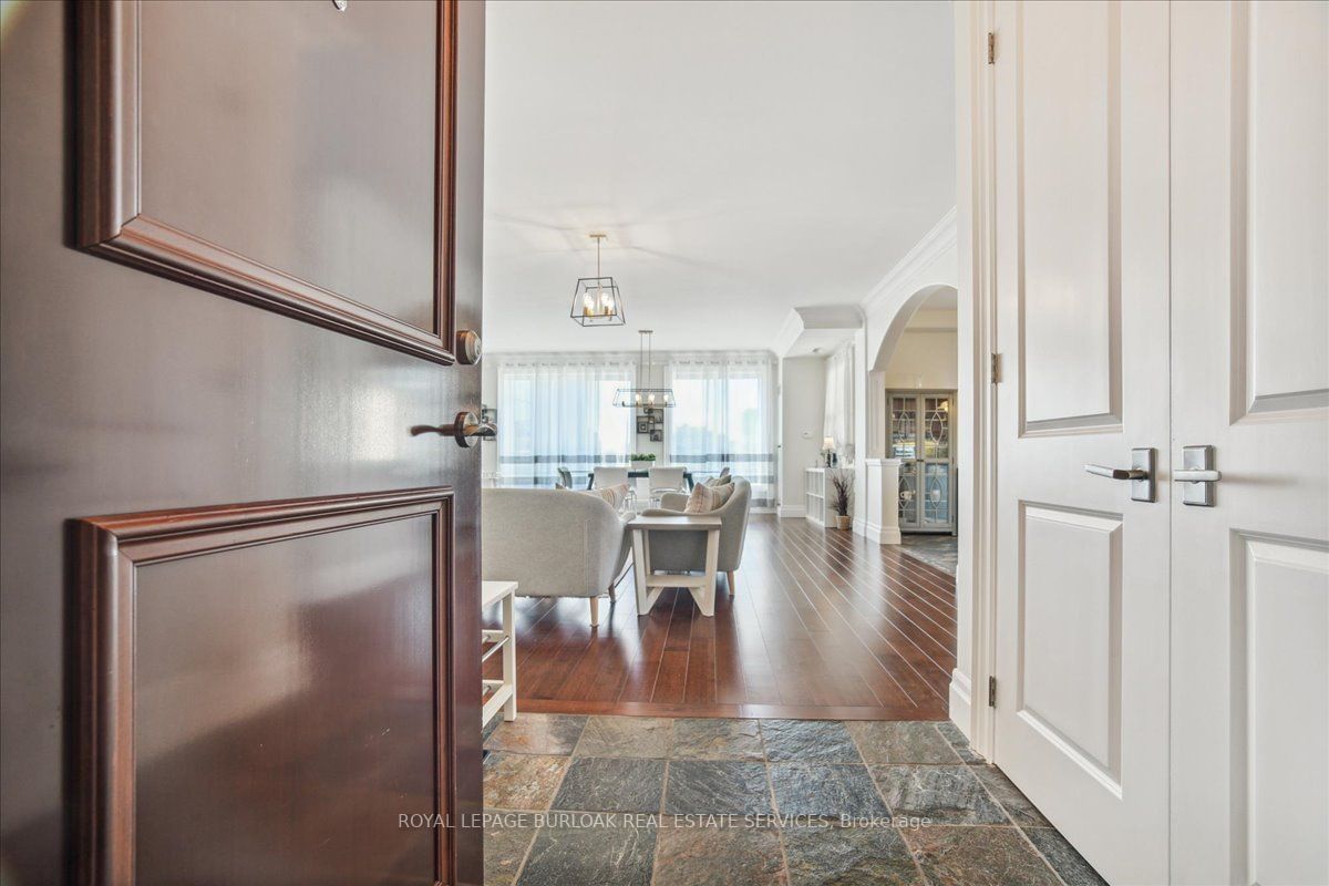 445 Elizabeth St, unit 401 for sale