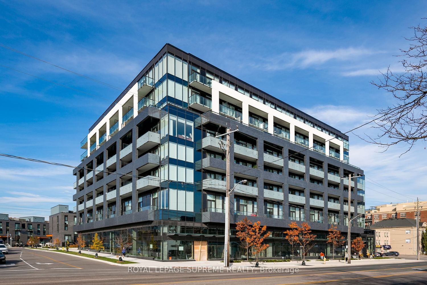 4208 Dundas St W, unit 215 for sale - image #2