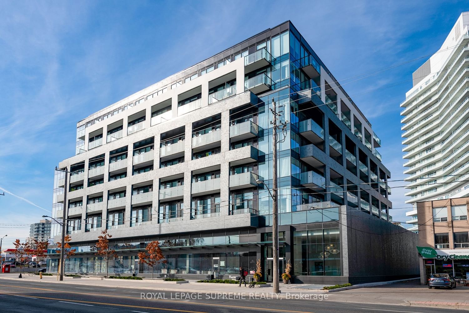 4208 Dundas St W, unit 215 for sale