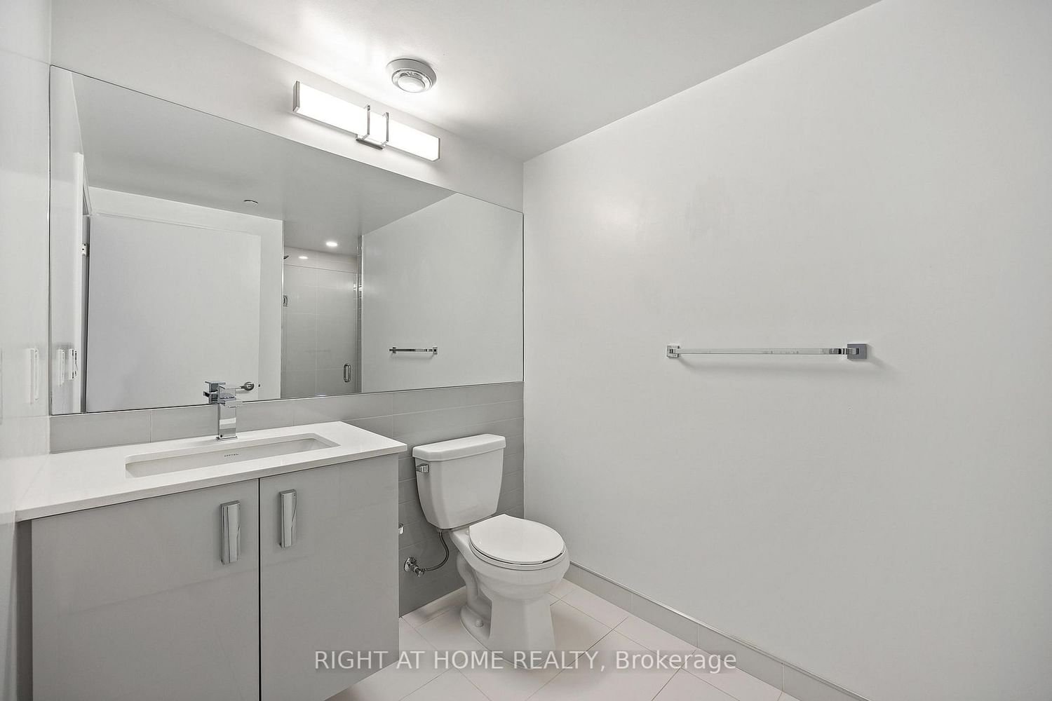 26 Gibbs Rd W, unit 535 for rent - image #10