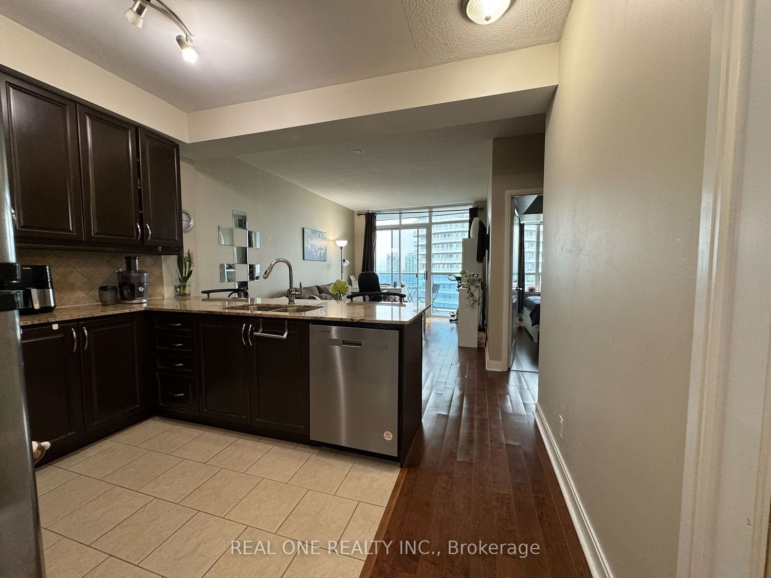 80 Absolute Ave, unit 2808 for rent - image #6
