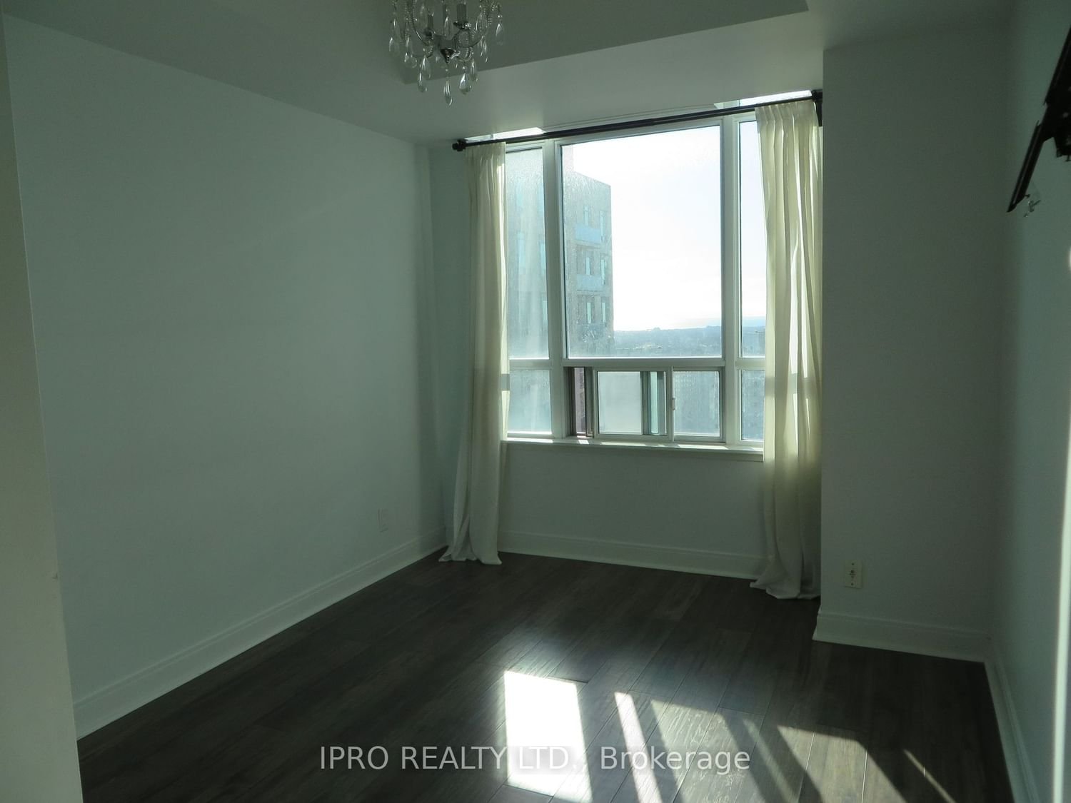 80 Absolute Ave, unit 2504 for rent - image #6