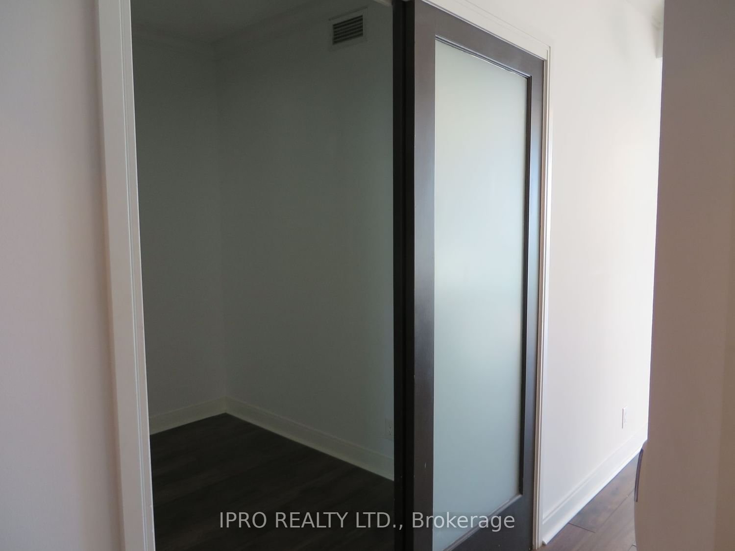 80 Absolute Ave, unit 2504 for rent - image #7