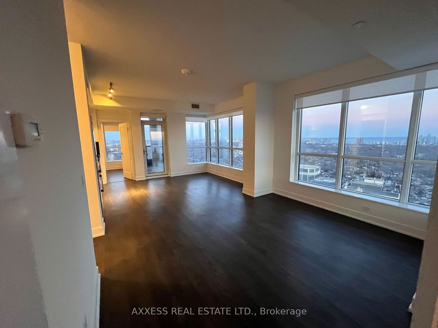 7 Mabelle Ave, unit 4308 for rent - image #4