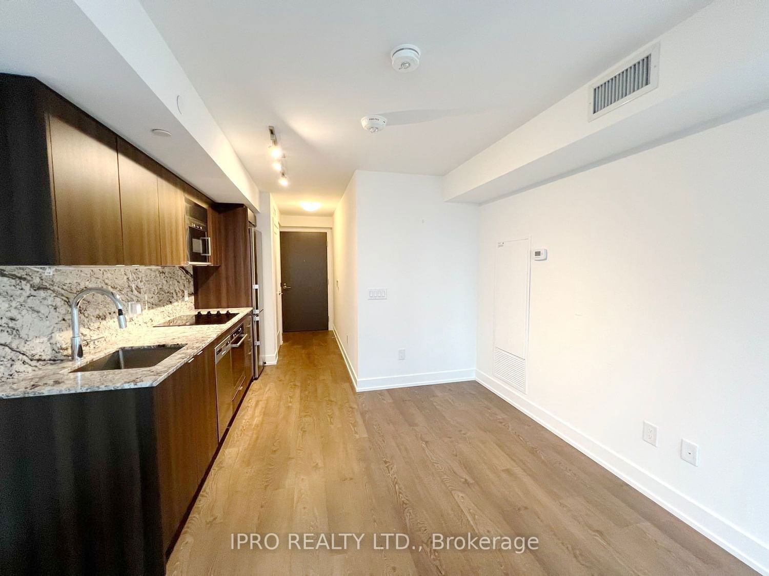 5 Mabelle Ave, unit 2131 for rent - image #11