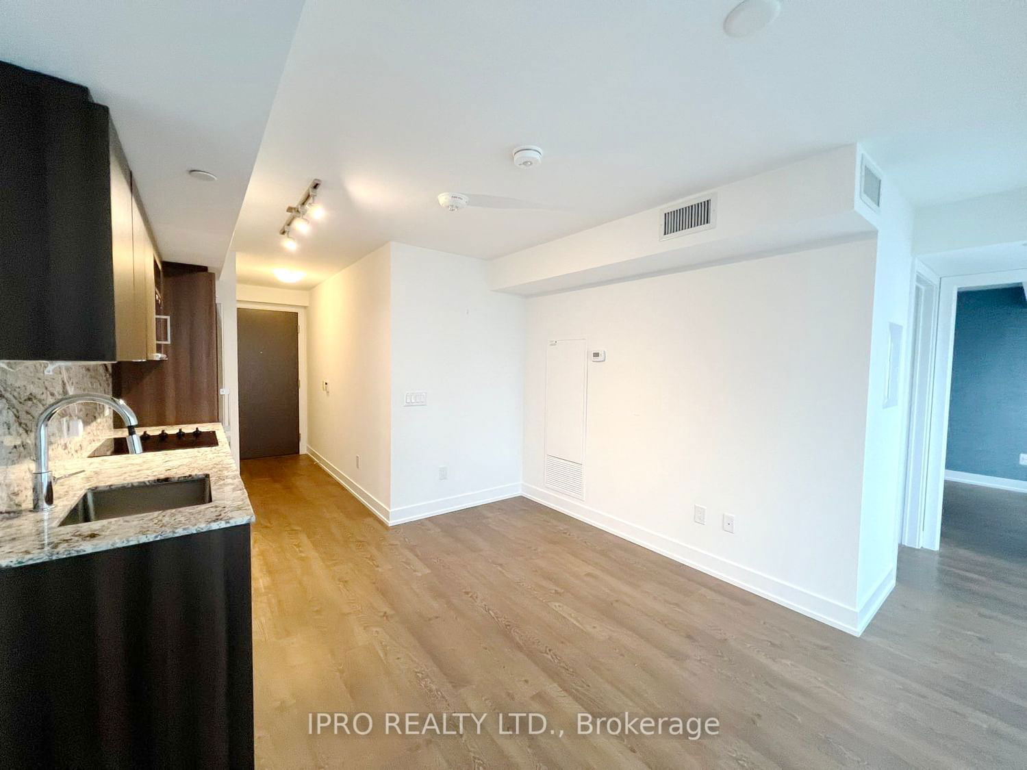 5 Mabelle Ave, unit 2131 for rent - image #13