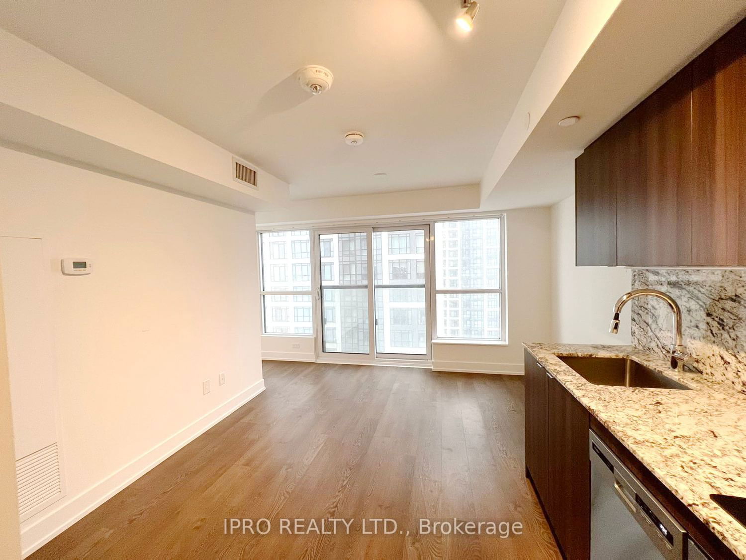 5 Mabelle Ave, unit 2131 for rent - image #16