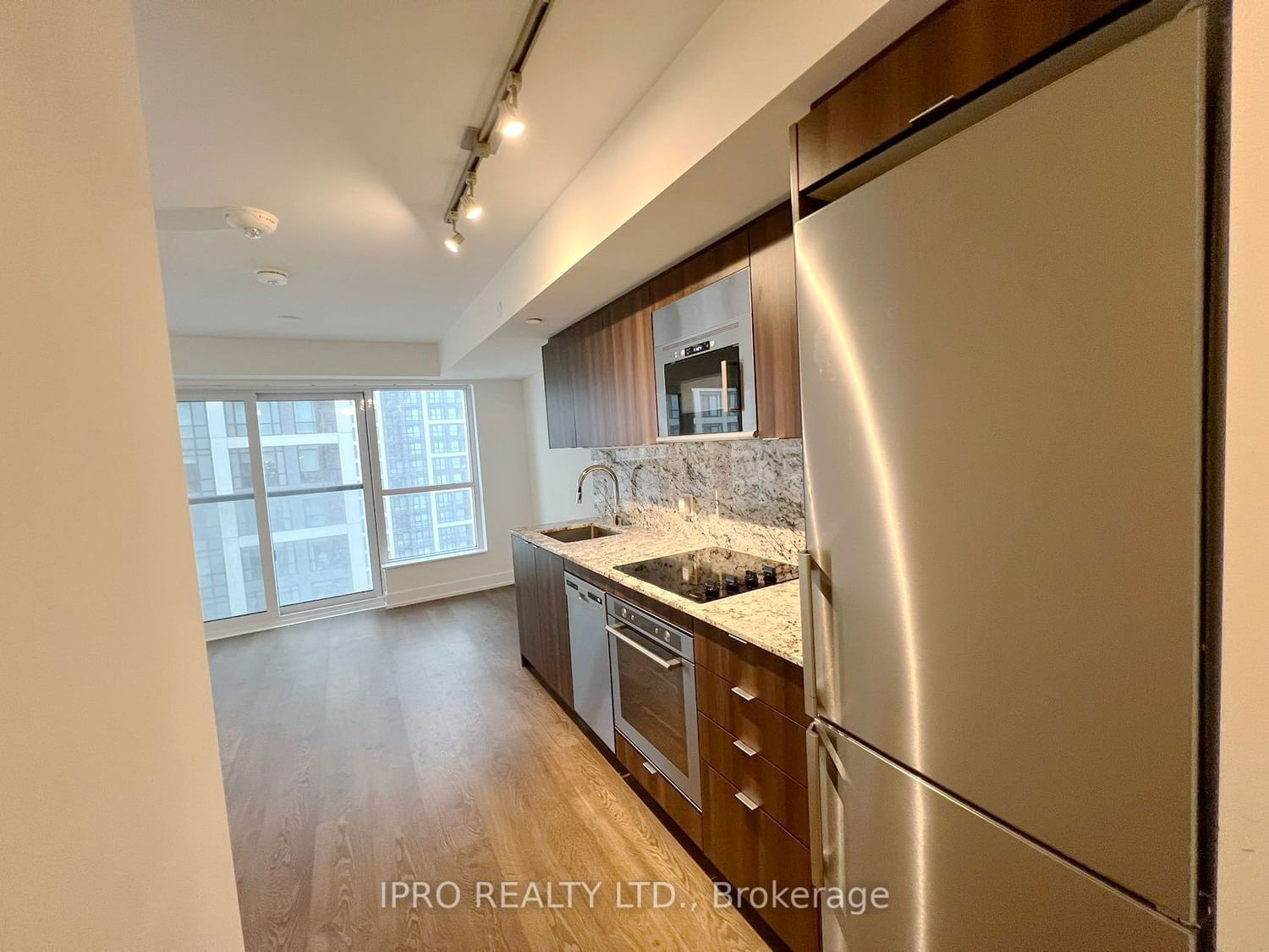 5 Mabelle Ave, unit 2131 for rent - image #8