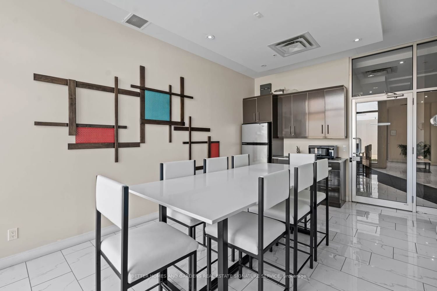760 The Queensway, unit 404 for sale - image #17