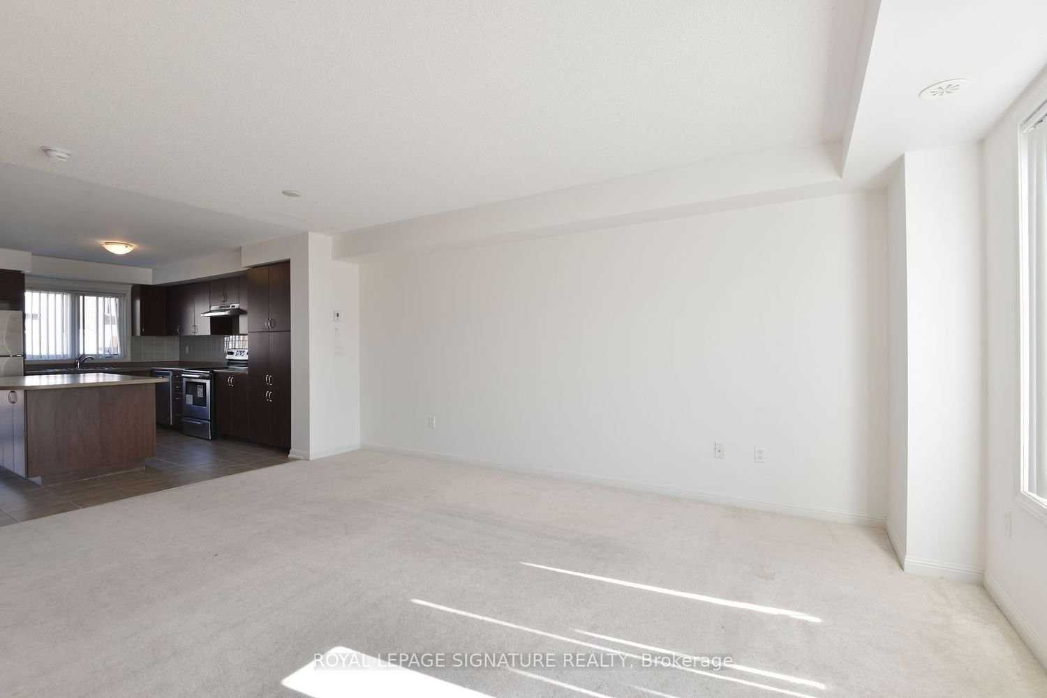 3135 Boxford Cres, unit 6 for rent - image #2
