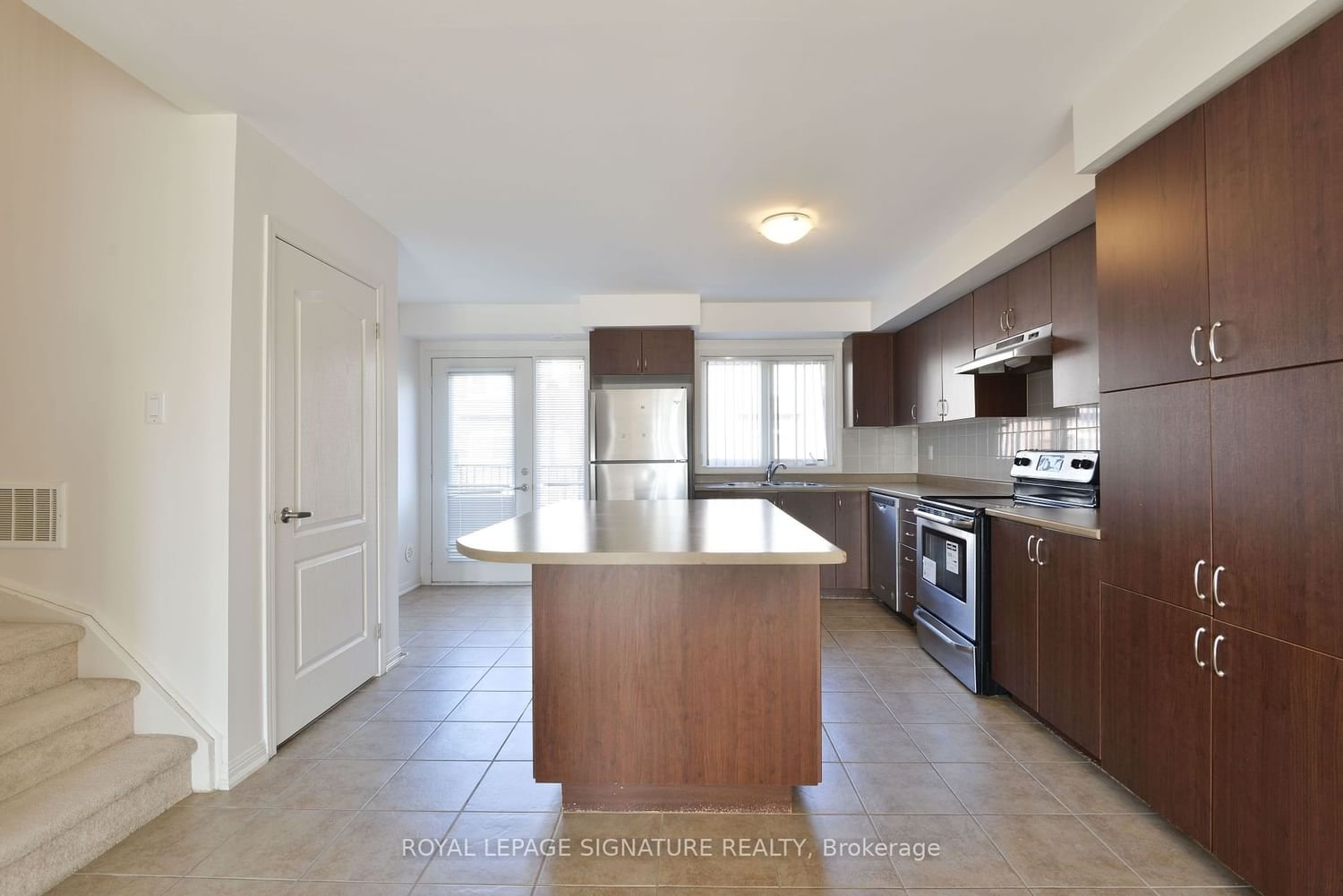 3135 Boxford Cres, unit 6 for rent - image #5