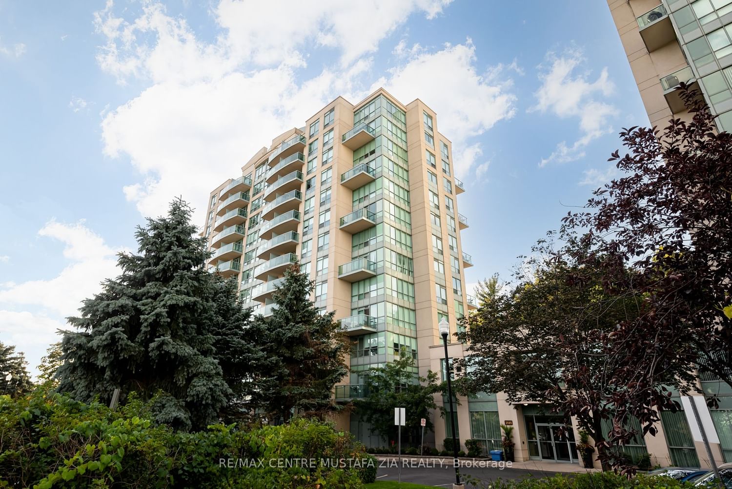 2585 Erin Centre Blvd | Parkway Place Condos | 2 Beds + 1 | 2 Baths ...