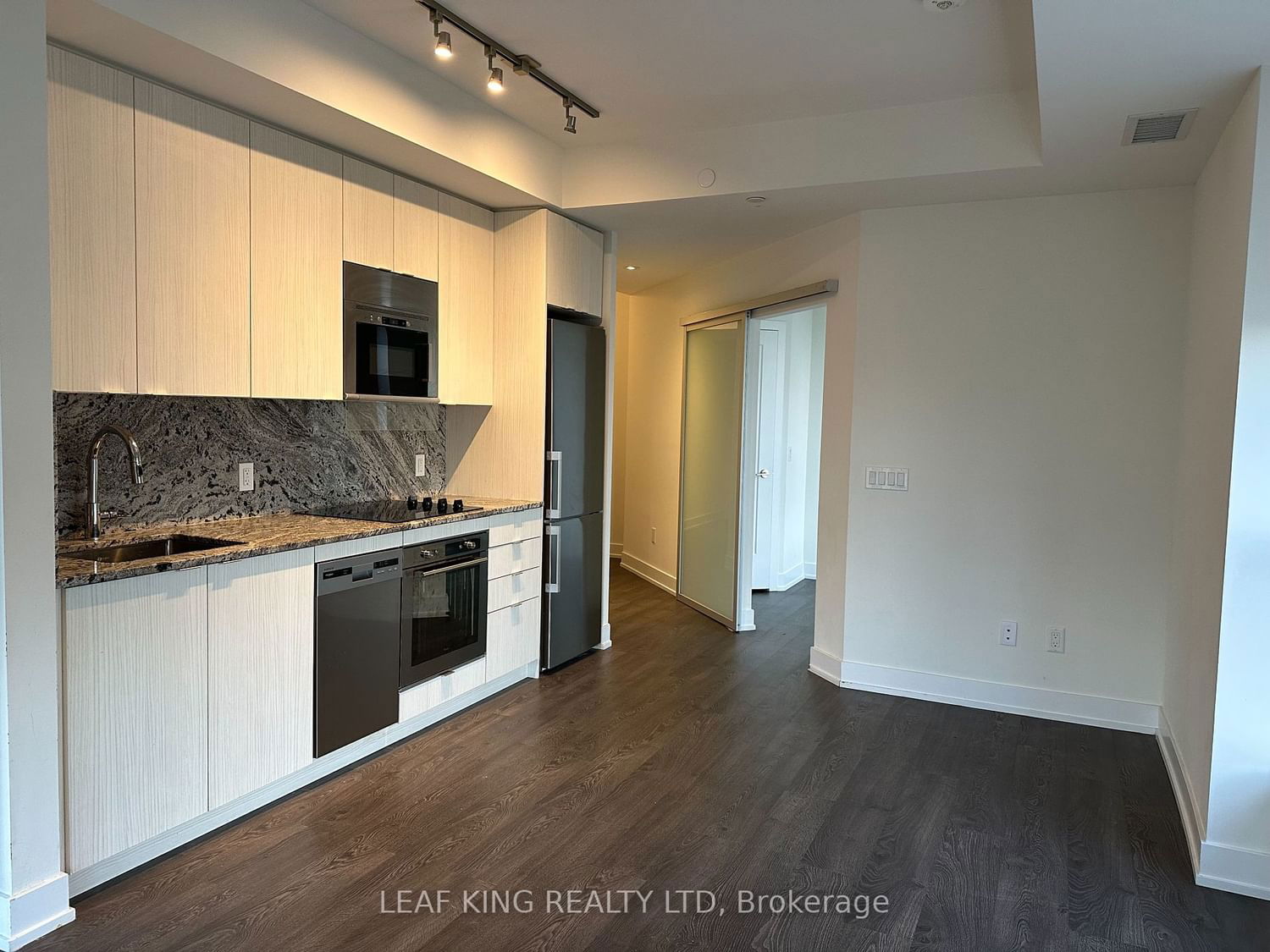 5 Mabelle Ave, unit 3333 for rent - image #12