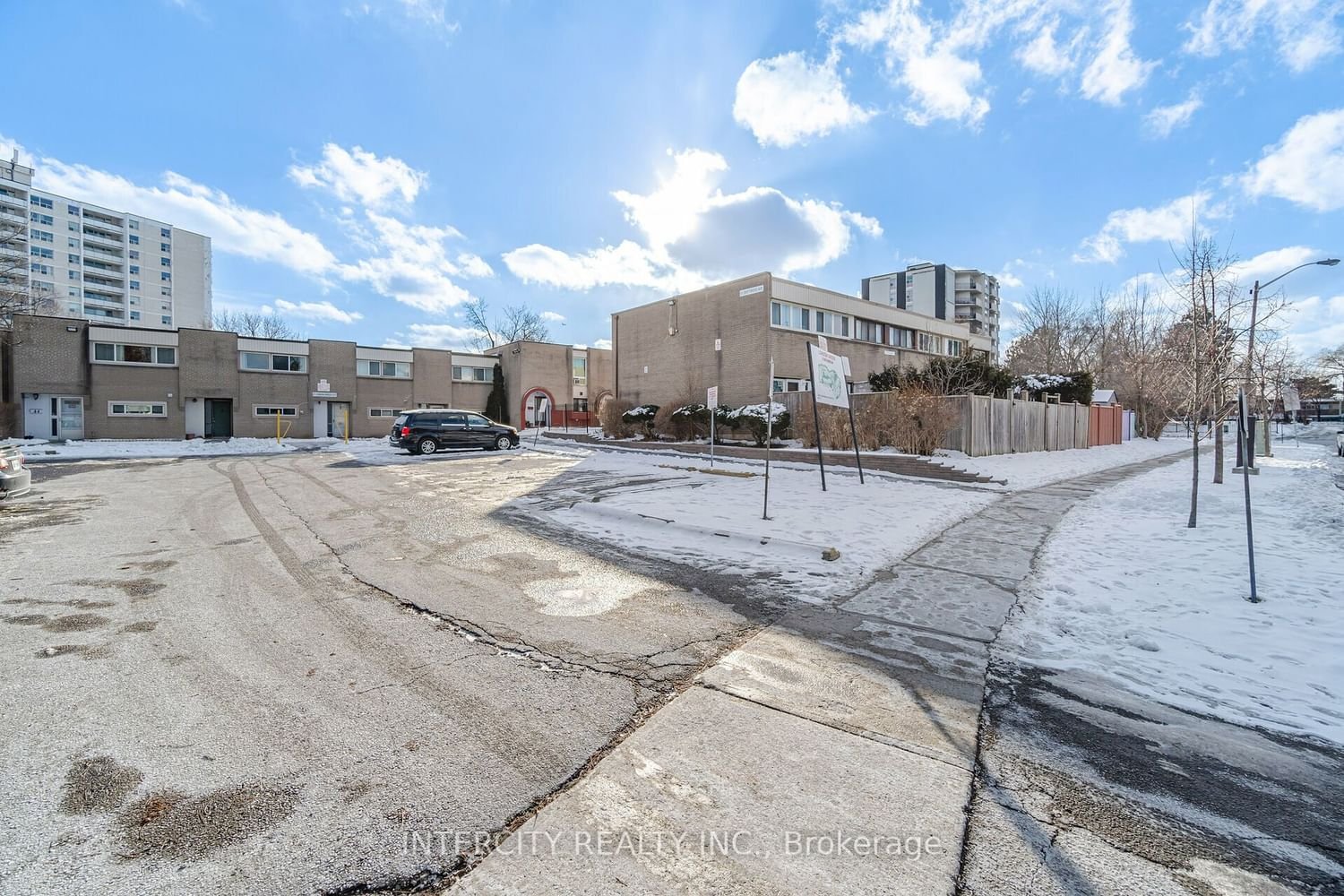 61 Driftwood Ave, unit 7 for sale - image #27