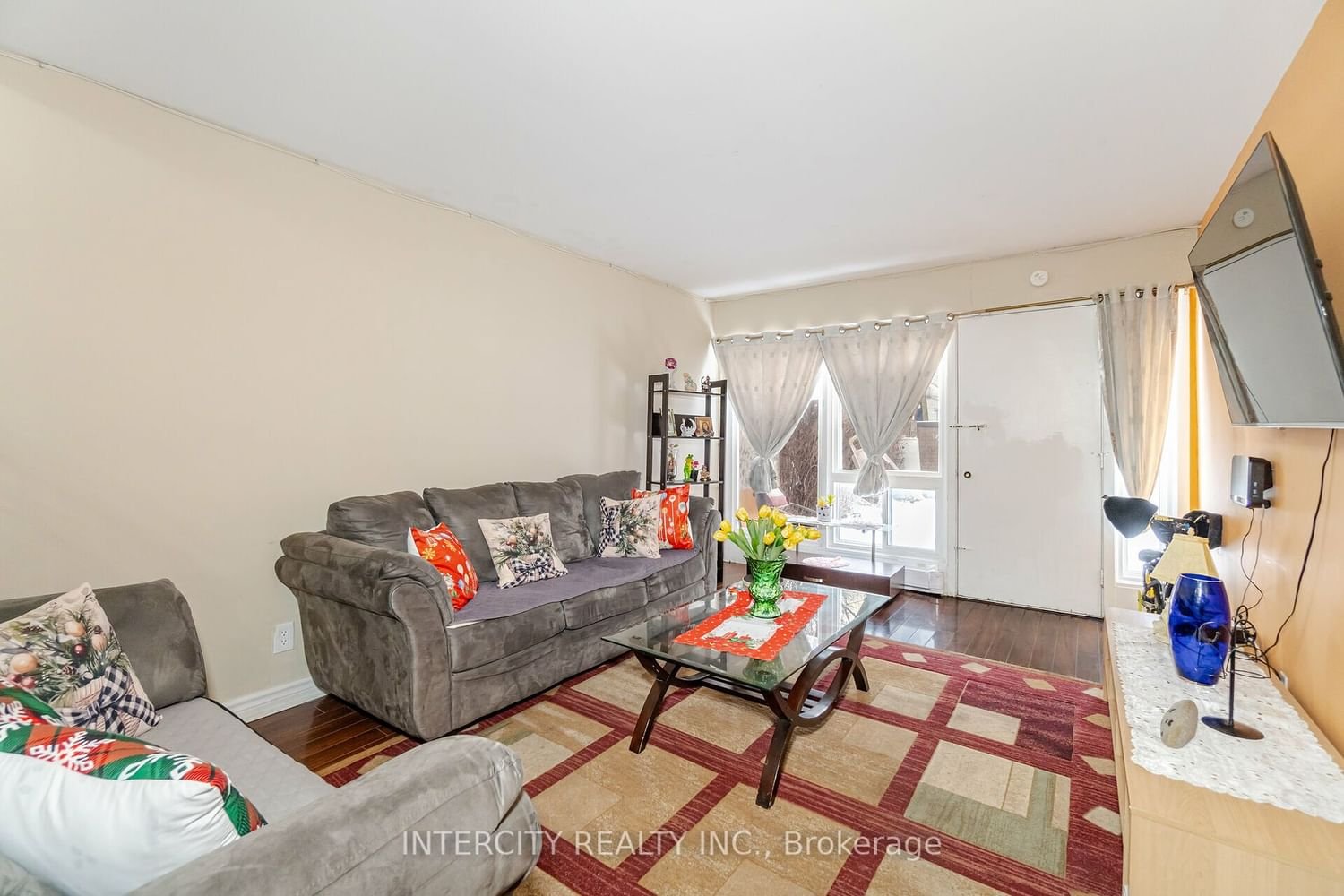 61 Driftwood Ave, unit 7 for sale - image #7