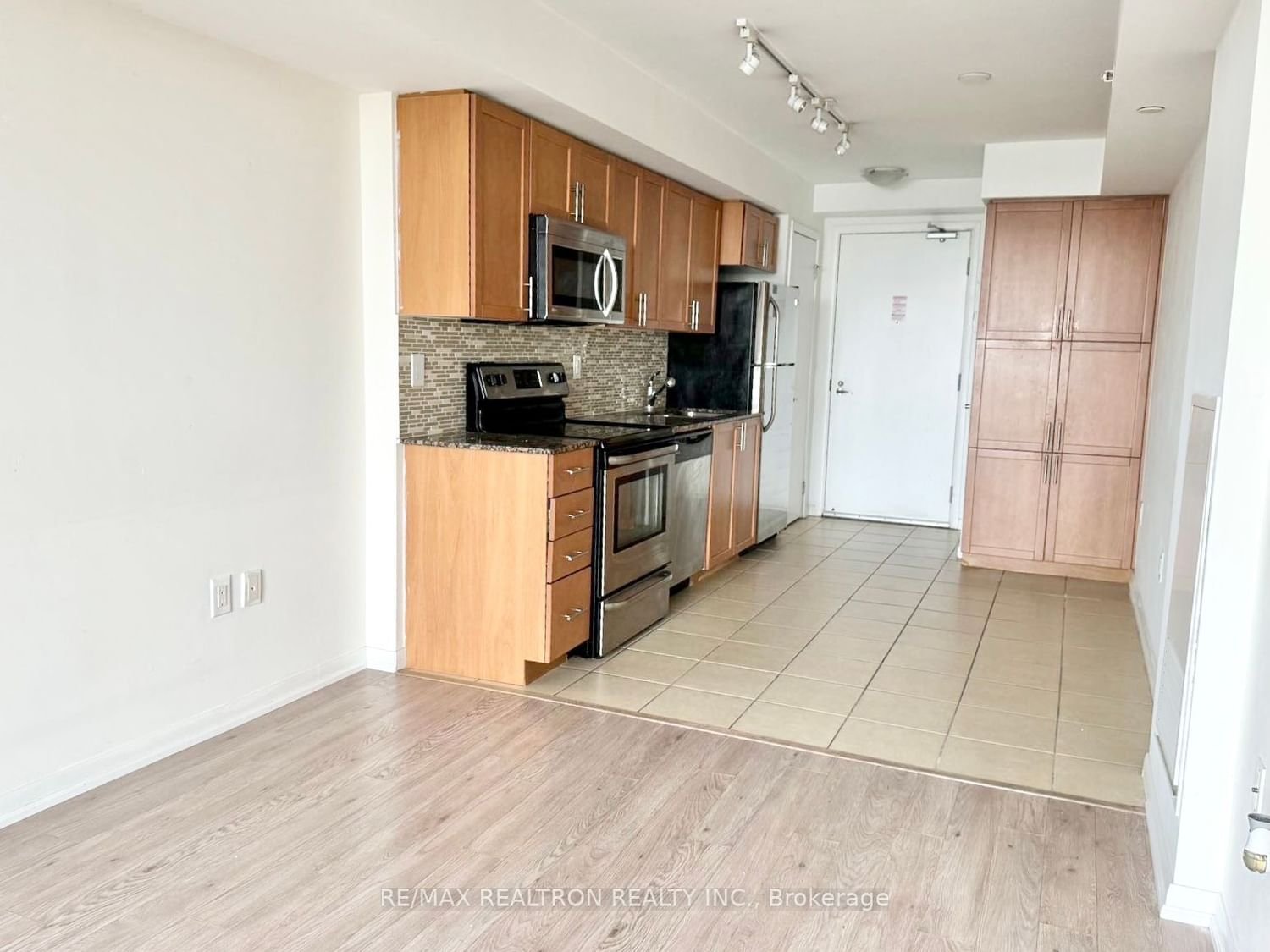 800 Lawrence Ave W, unit 1021 for rent - image #8