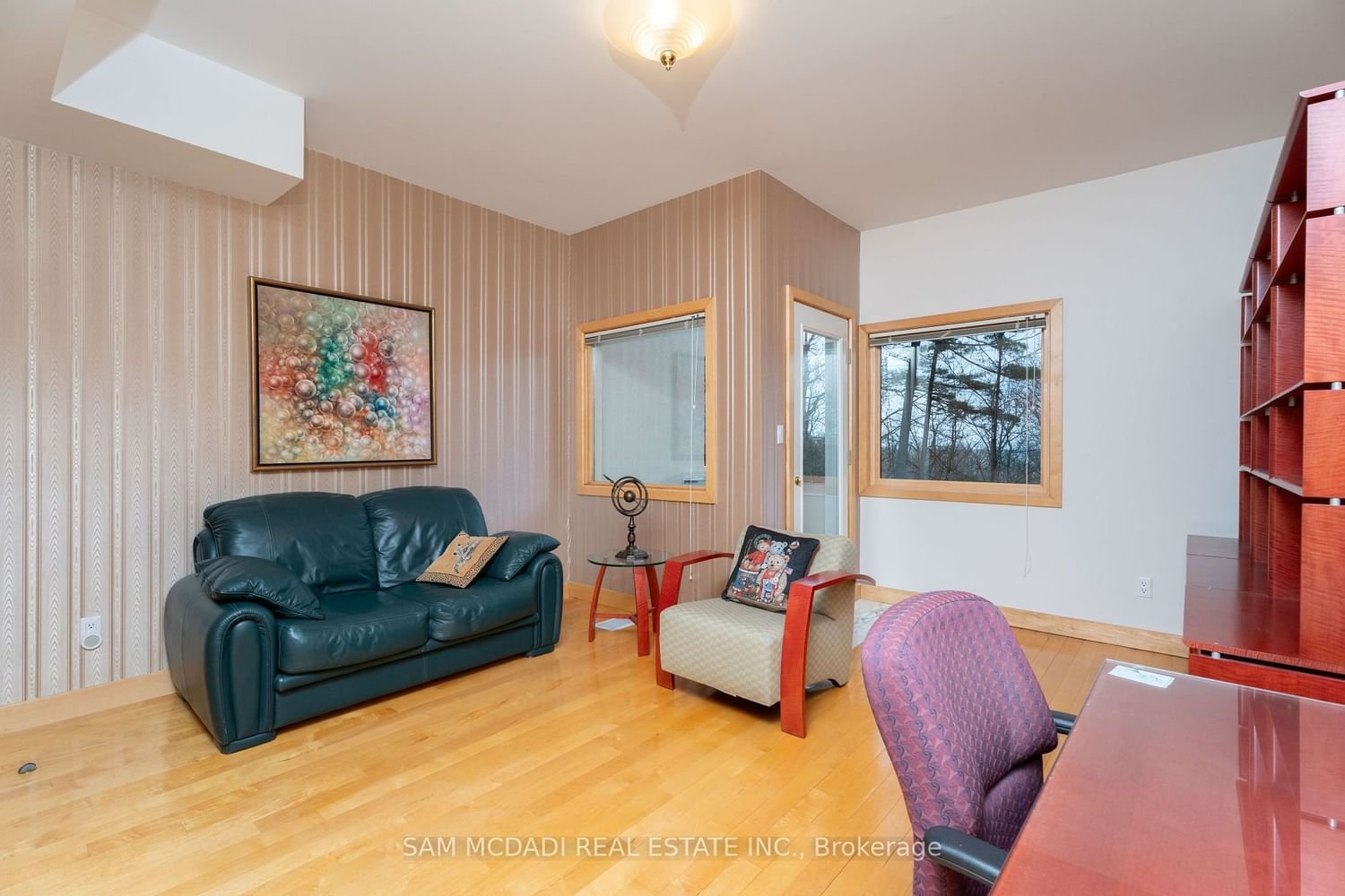 937 Whittier Cres for sale  - image #28