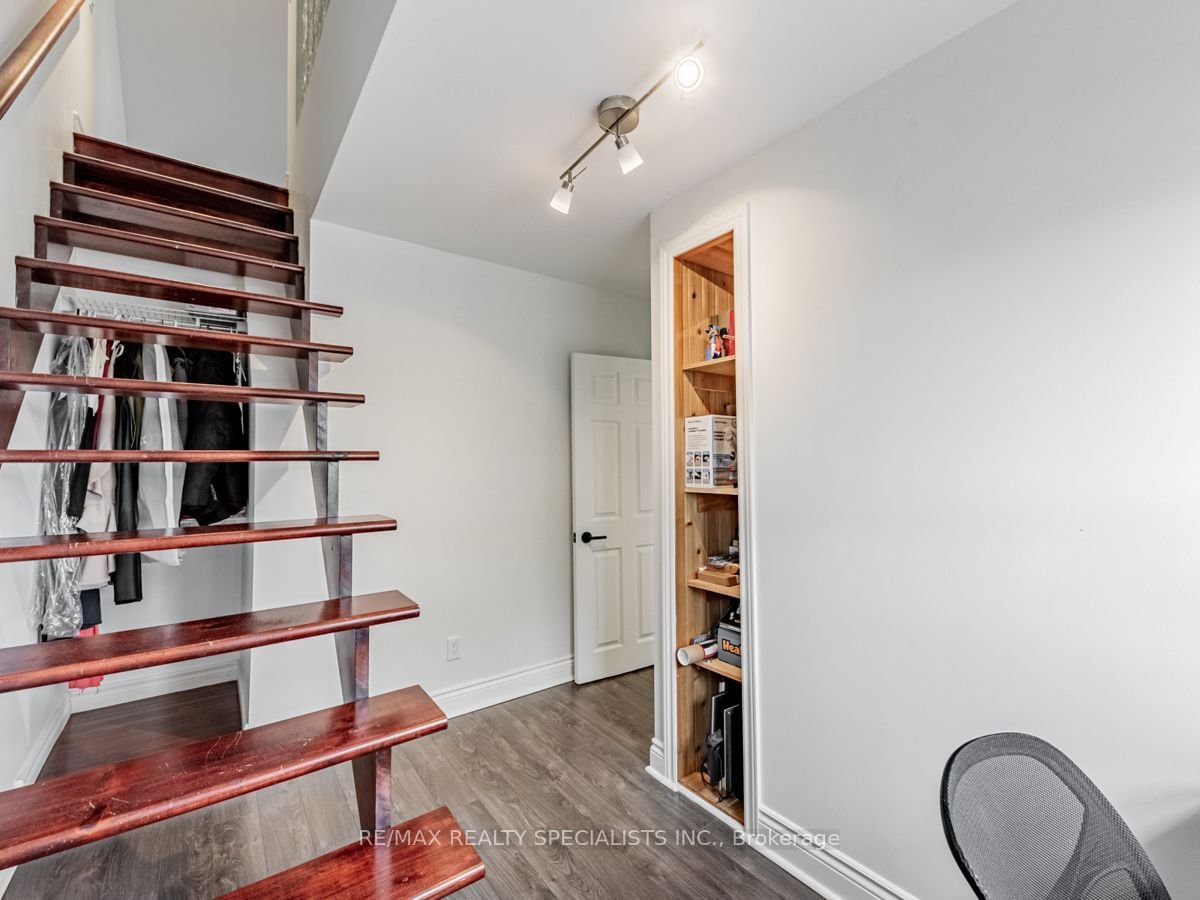 271 Sixth St for sale  - image #16