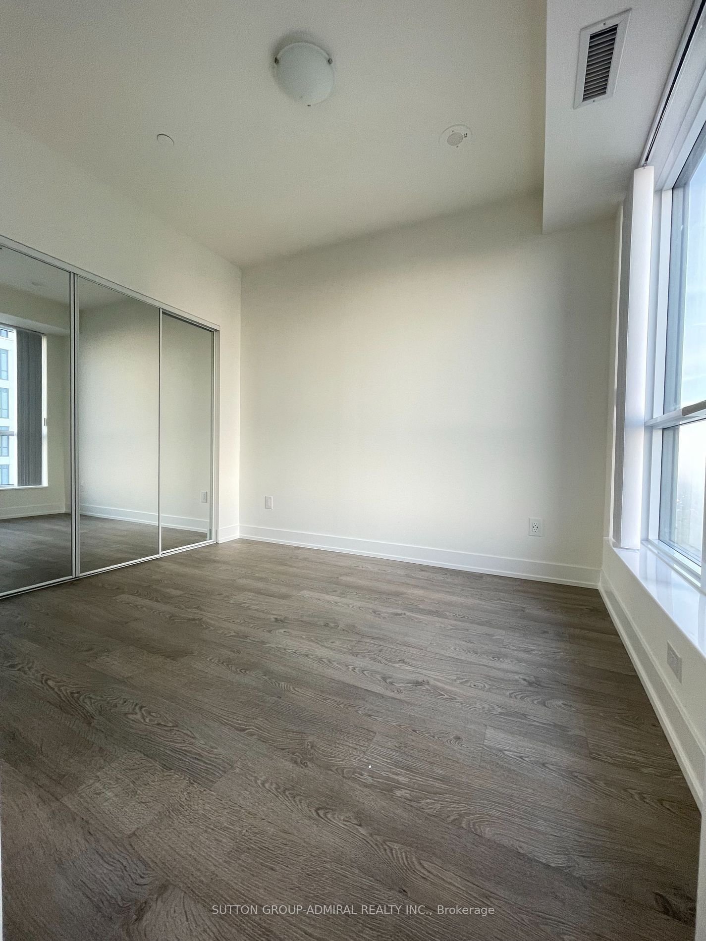 5 Mabelle Ave, unit 3531 for rent - image #3