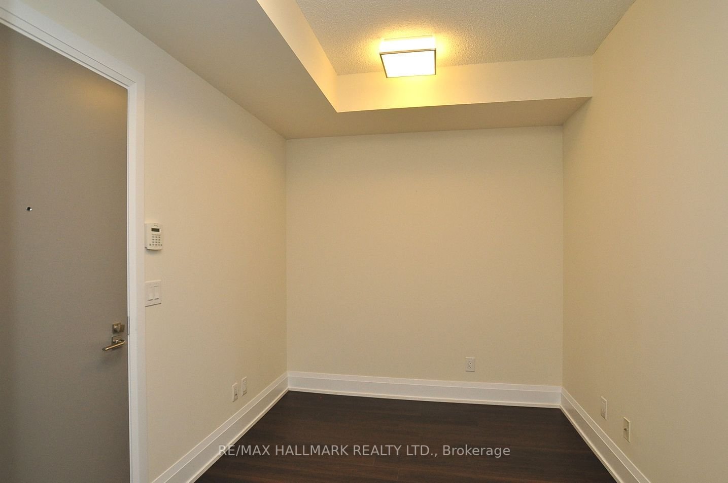 2 Old Mill Dr, unit 423 for rent - image #4