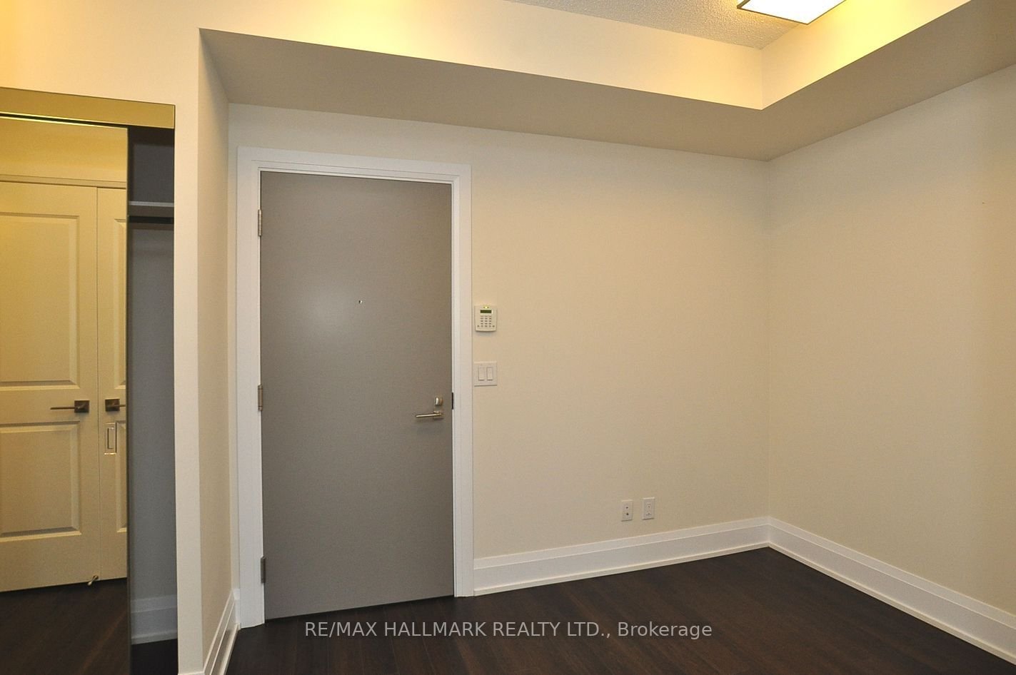 2 Old Mill Dr, unit 423 for rent - image #5