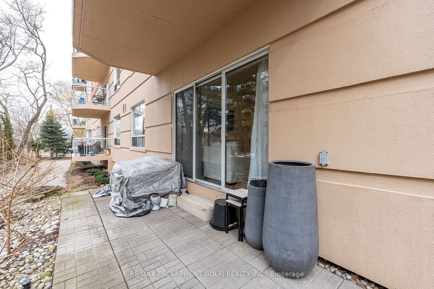 5188 Lakeshore Rd, unit 104 for rent - image #26