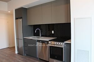 57 Brock Ave, unit 604 for rent - image #6