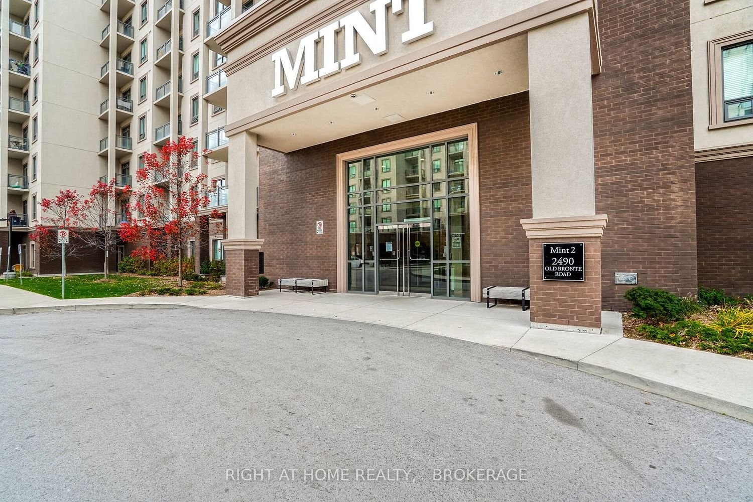 2490 Old Bronte Rd, unit 106 for sale - image #2