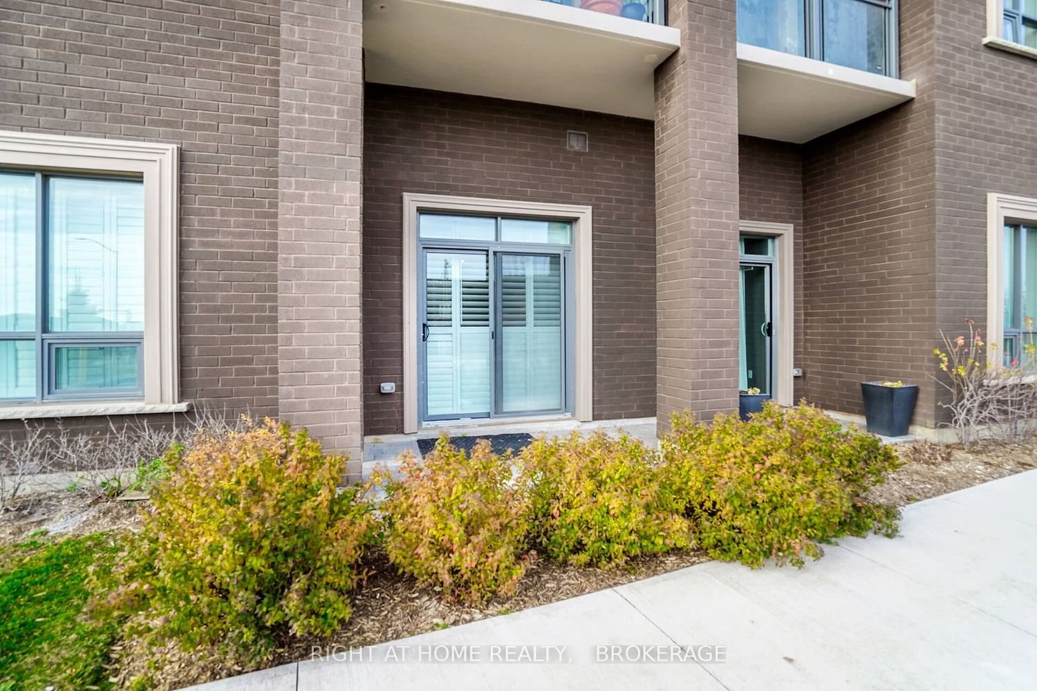 2490 Old Bronte Rd, unit 106 for sale - image #22