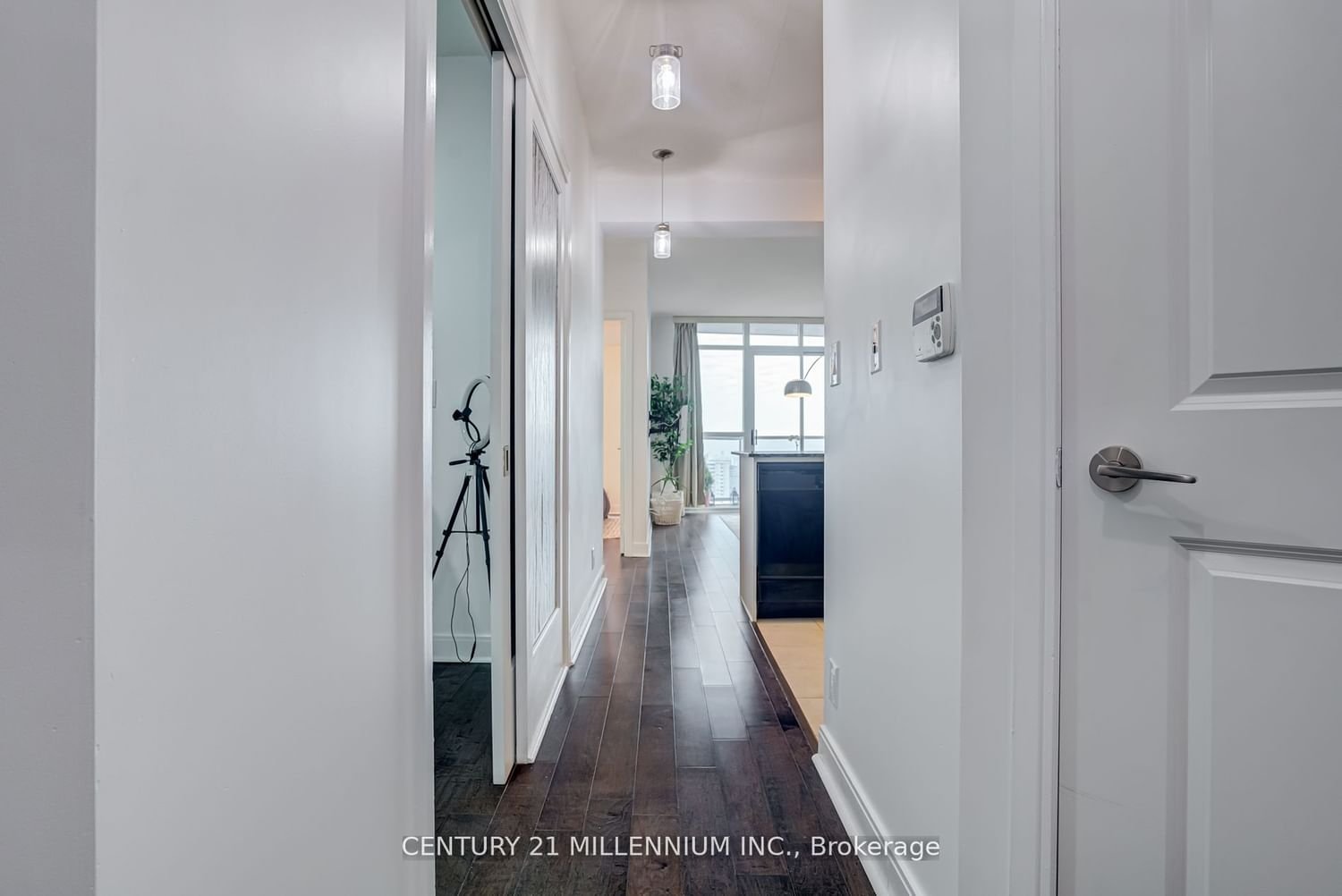 80 Absolute Ave, unit 2404 for rent - image #8