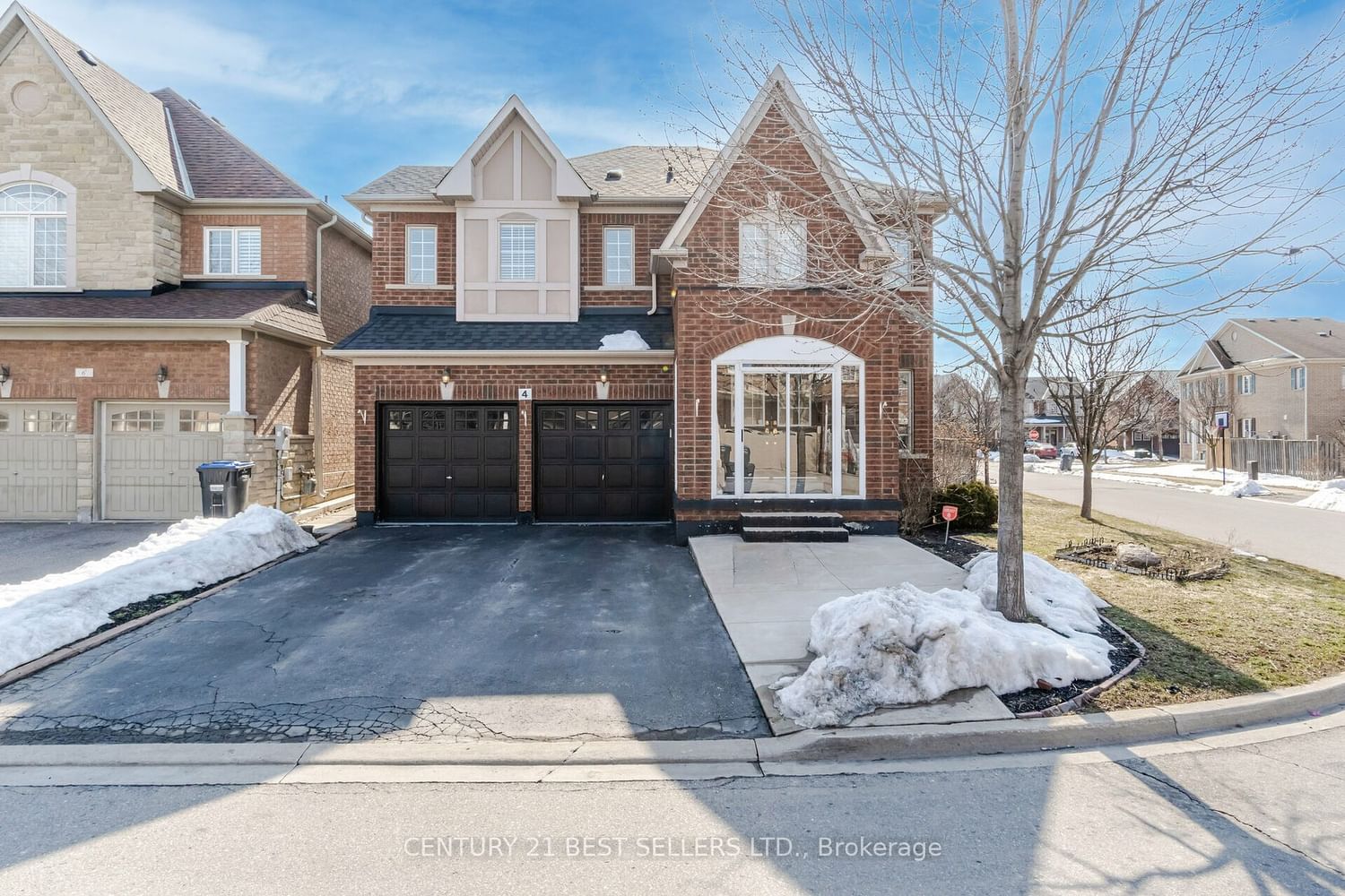 4 Beresford Cres for sale 