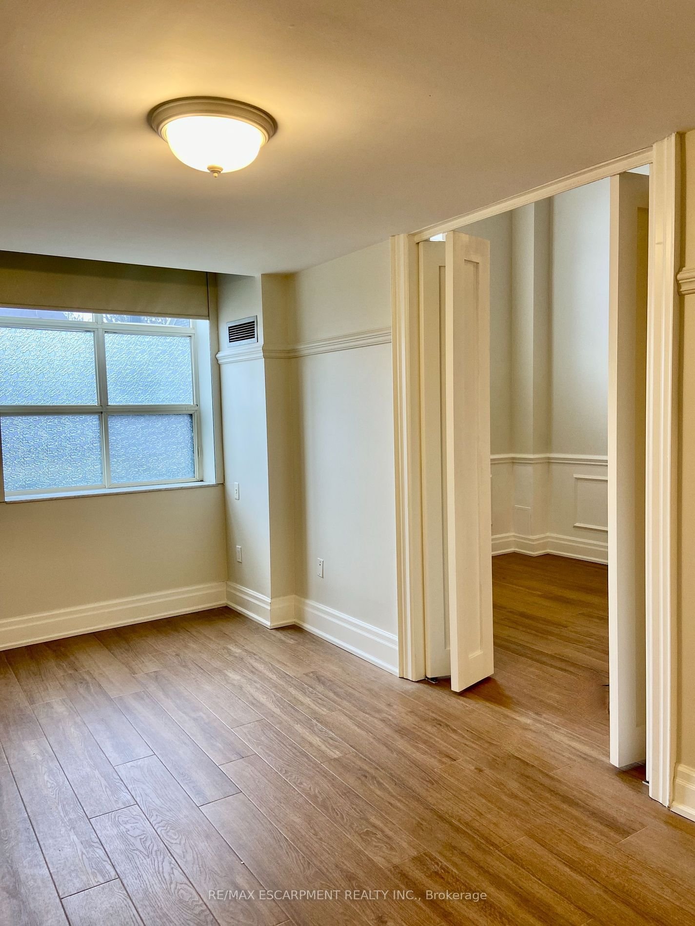 185 Robinson St, unit Th3 for rent - image #17