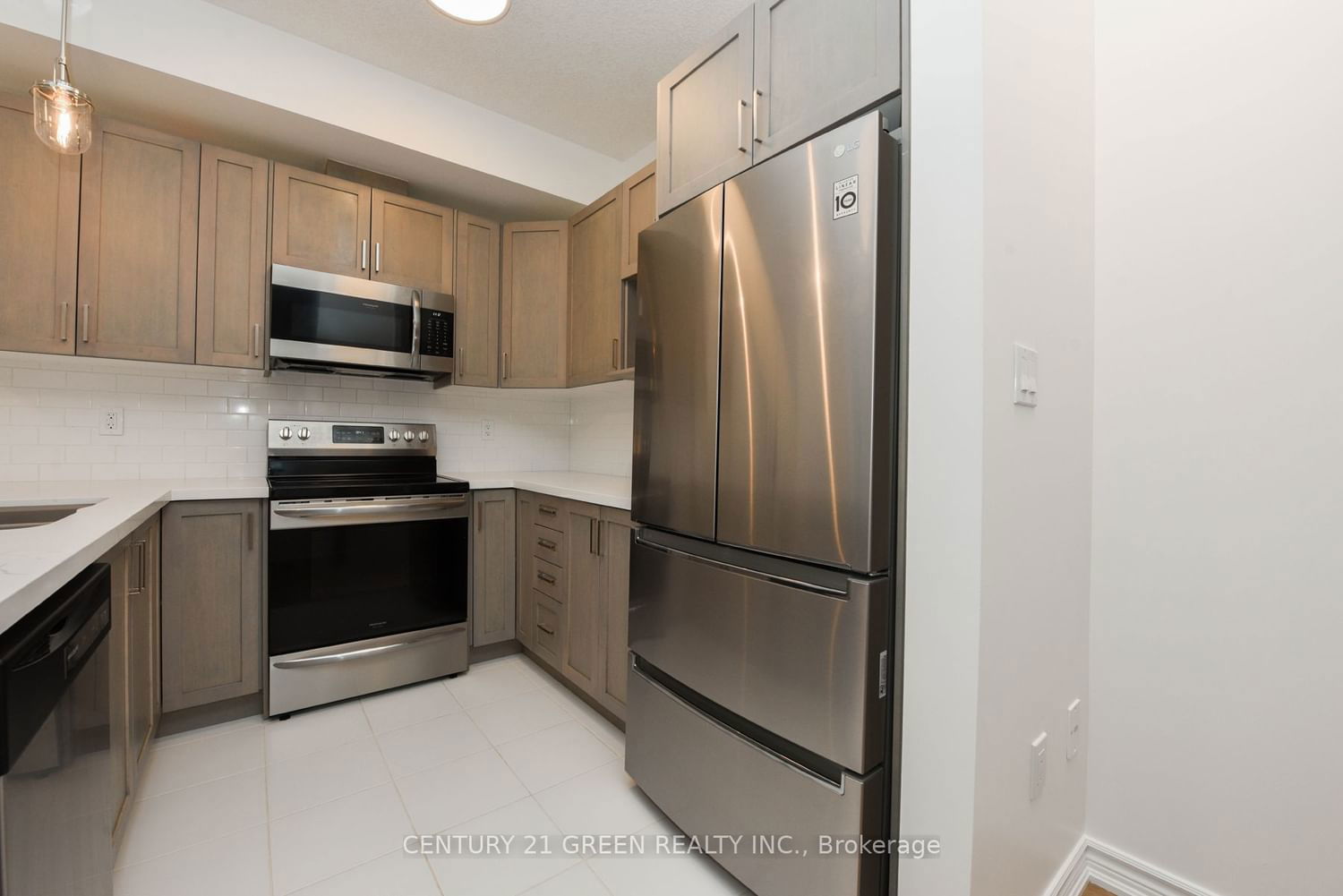 445 Ontario St S, unit 102 for sale - image #11