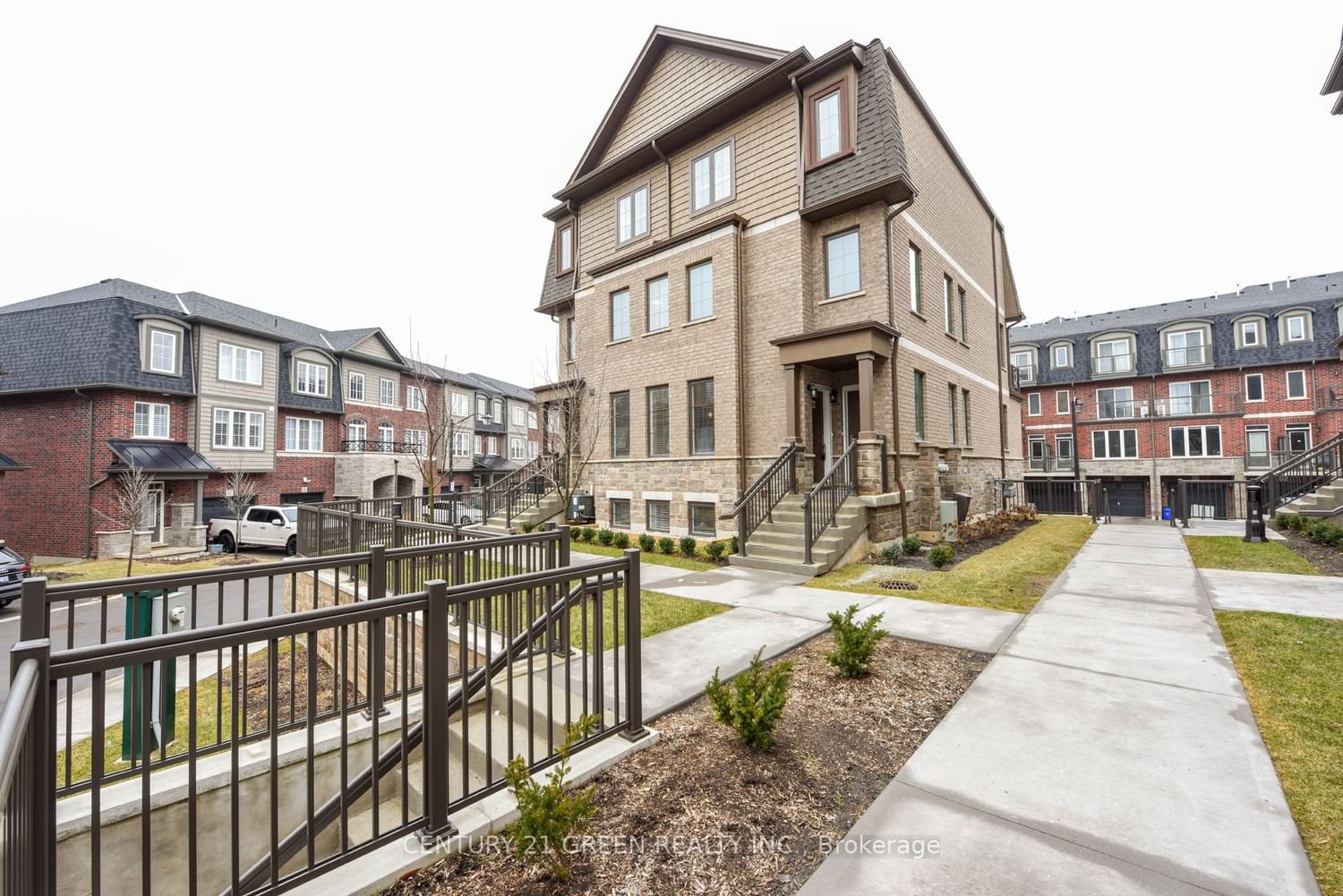445 Ontario St S, unit 102 for sale - image #3