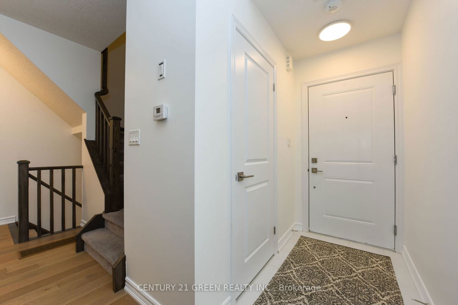 445 Ontario St S, unit 102 for sale - image #8