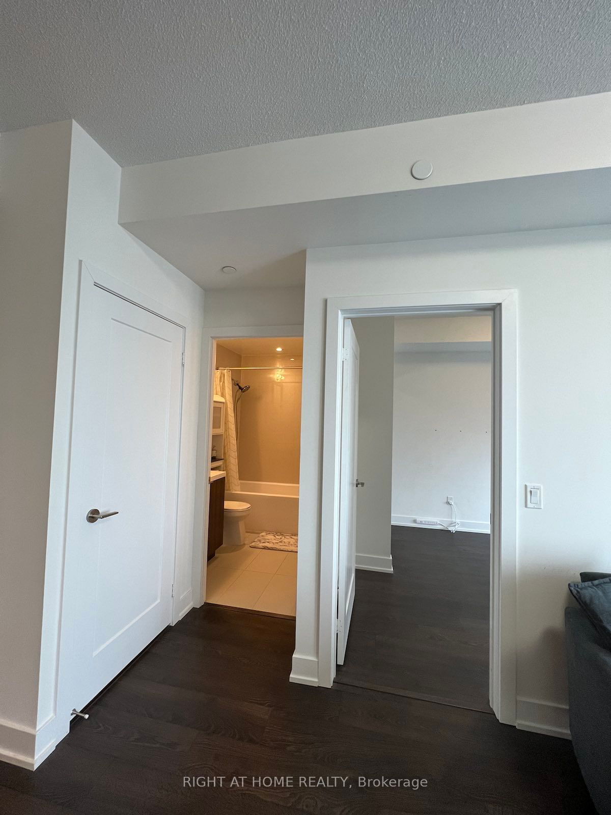 7 Mabelle Ave, unit 3605 for rent - image #7